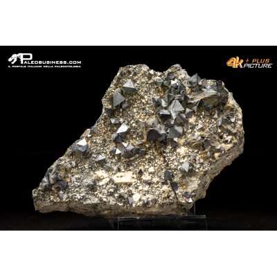Magnetite bipiramidale
