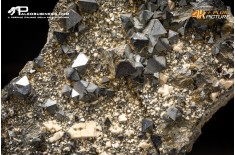Magnetite bipiramidale