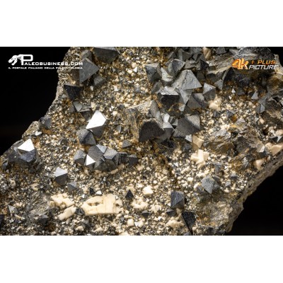 Magnetite bipiramidale