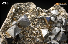 Magnetite bipiramidale