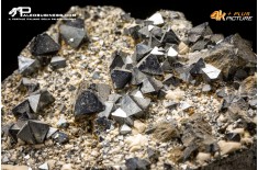 Magnetite bipiramidale